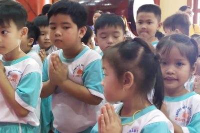 Trường Mẫu giáo Bình Minh tổ chức cho trẻ đến tham quan “Khu Chứng Tích Chiến tranh Rừng tràm Ban biện Phú và Đền thờ Anh hùng Liệt Sĩ”.
